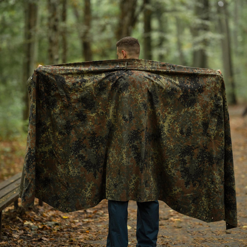 Refugio genuino del ejército alemán Half Tarpaulin Fleckt. tapa de lona impermeable poncho